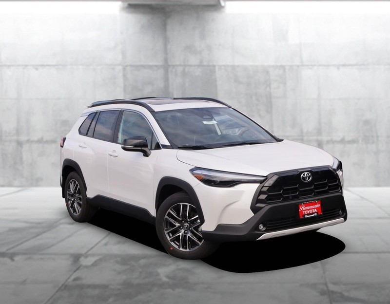 Toyota Corolla Cross Vehicle Image 02