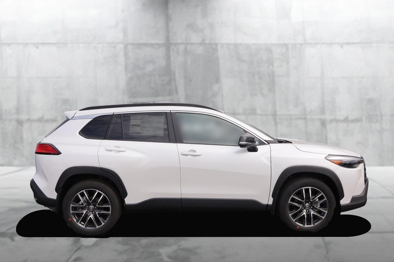 Toyota Corolla Cross Vehicle Image 05