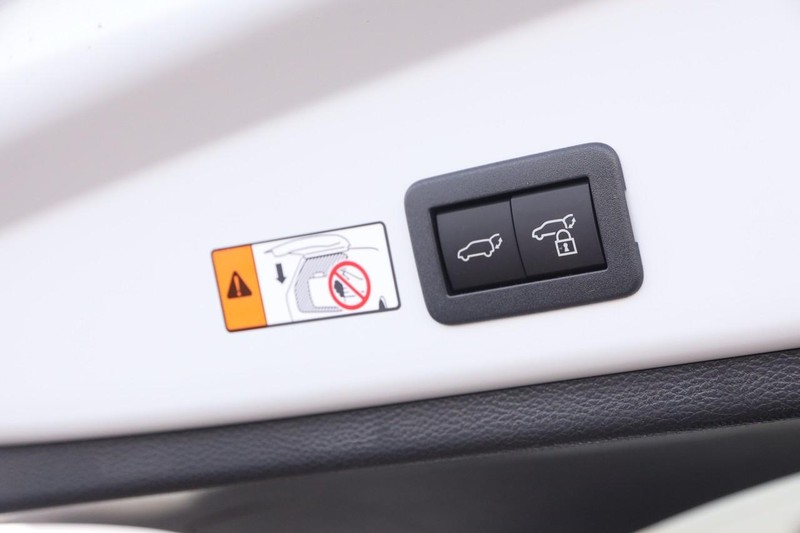 Toyota Corolla Cross Vehicle Image 08