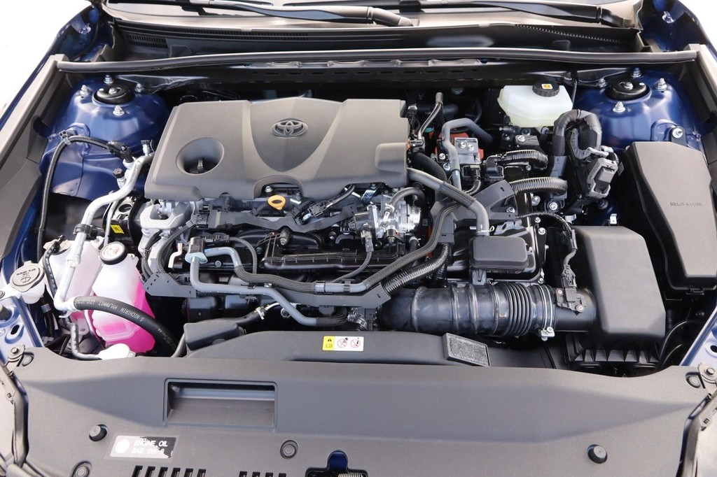 Toyota Camry Vehicle Full-screen Gallery Image 26