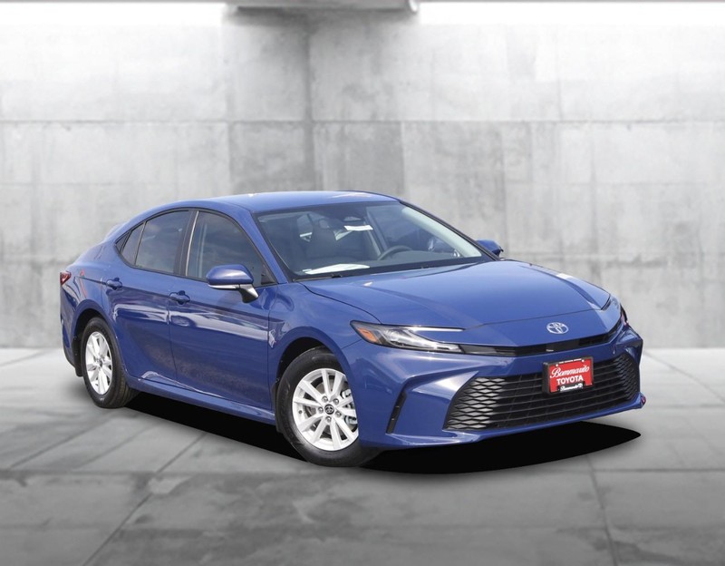 Toyota Camry Vehicle Image 02