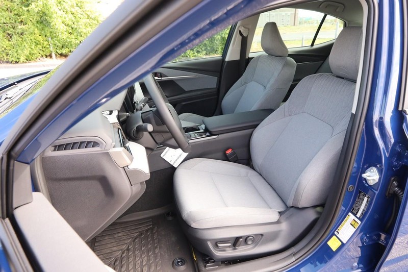 Toyota Camry Vehicle Image 08