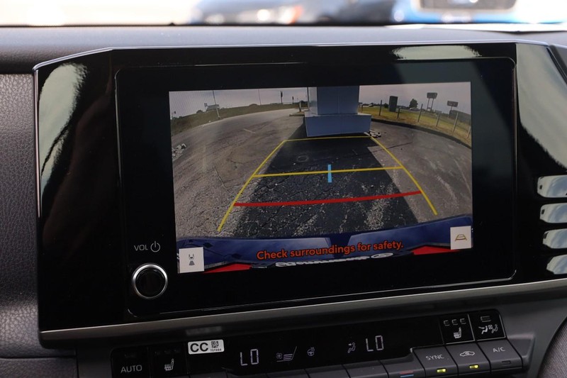 Toyota Camry Vehicle Image 16