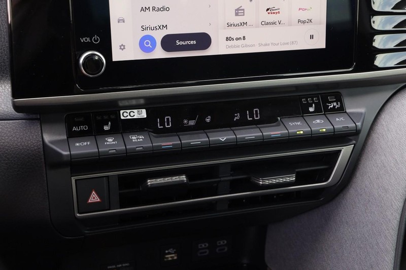 Toyota Camry Vehicle Image 17