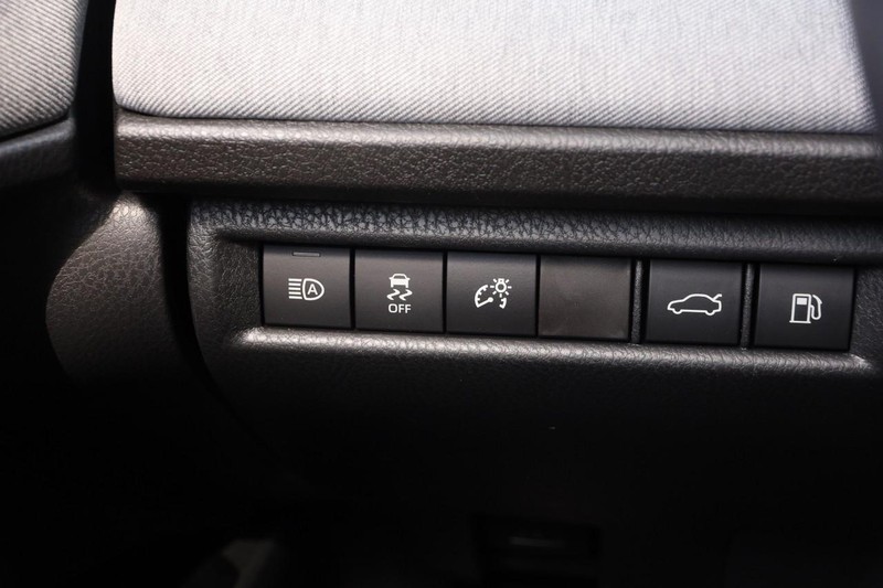 Toyota Camry Vehicle Image 19