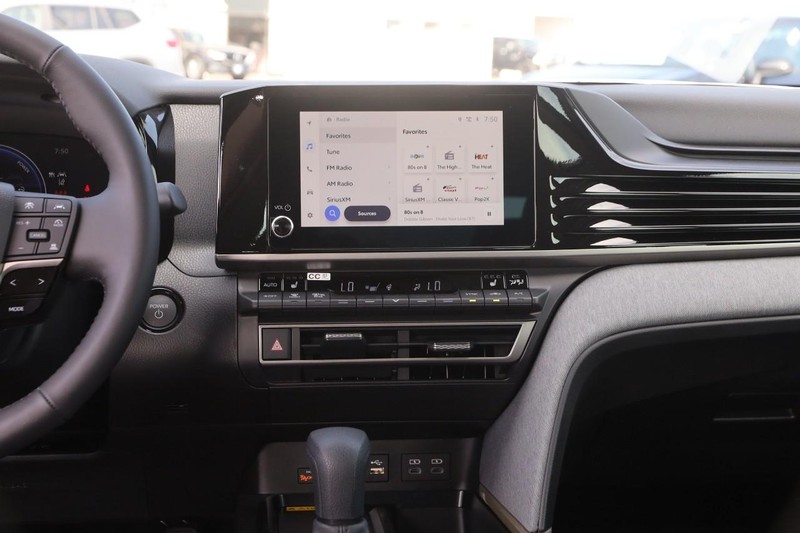 Toyota Camry Vehicle Image 23