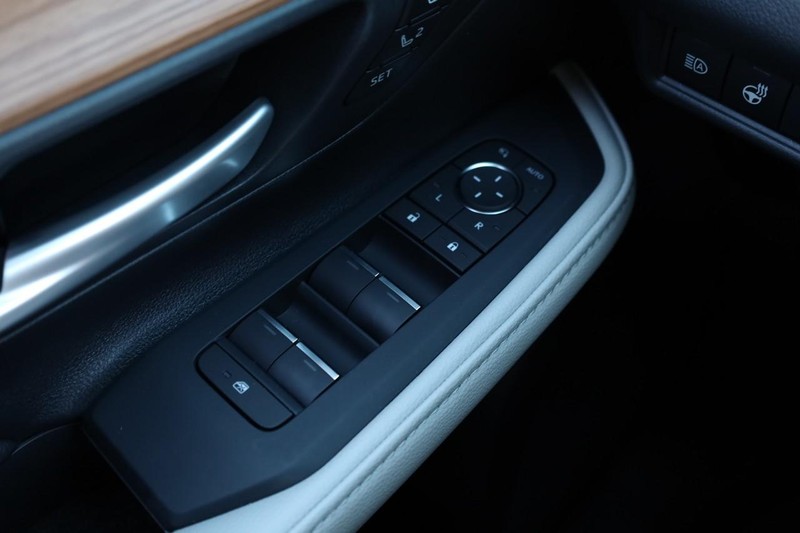 Toyota Grand Highlander Vehicle Full-screen Gallery Image 21