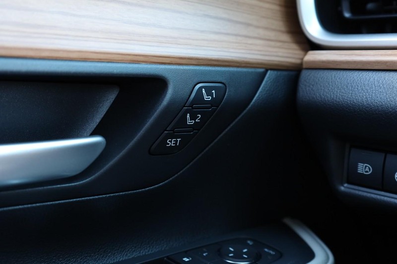 Toyota Grand Highlander Vehicle Full-screen Gallery Image 22