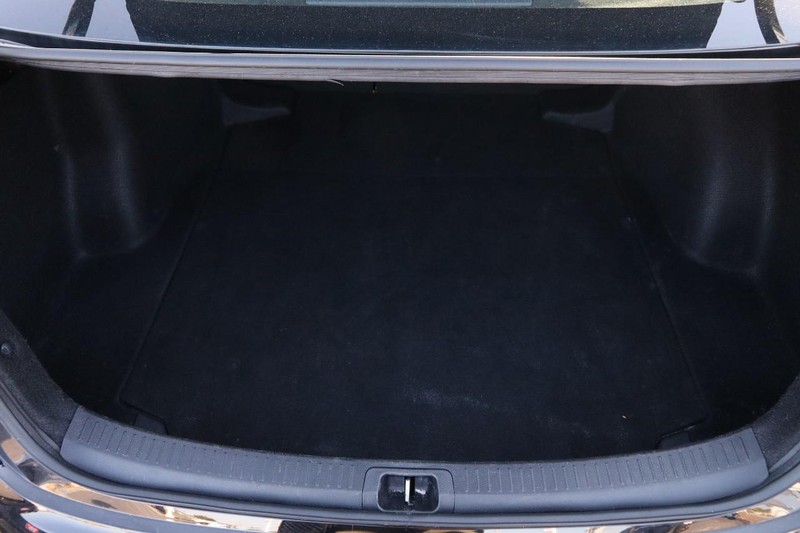 Toyota Corolla Vehicle Image 07