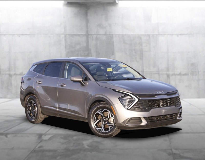 Kia Sportage Vehicle Image 02