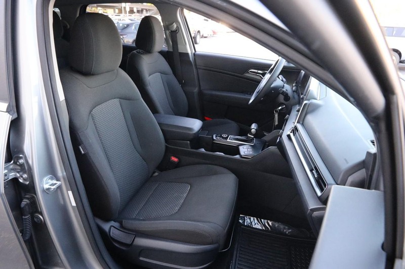 Kia Sportage Vehicle Image 24