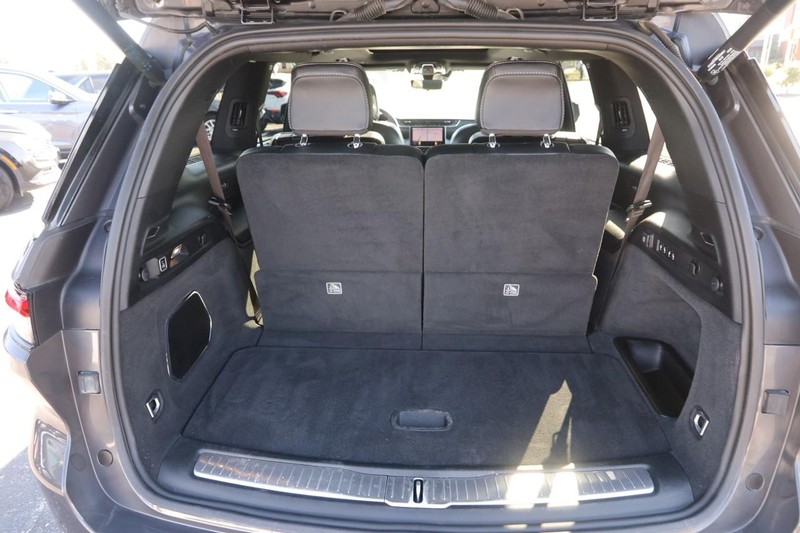 Jeep Grand Cherokee L Vehicle Image 07