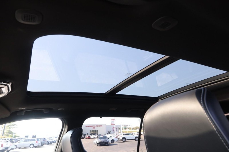 Jeep Grand Cherokee L Vehicle Image 09