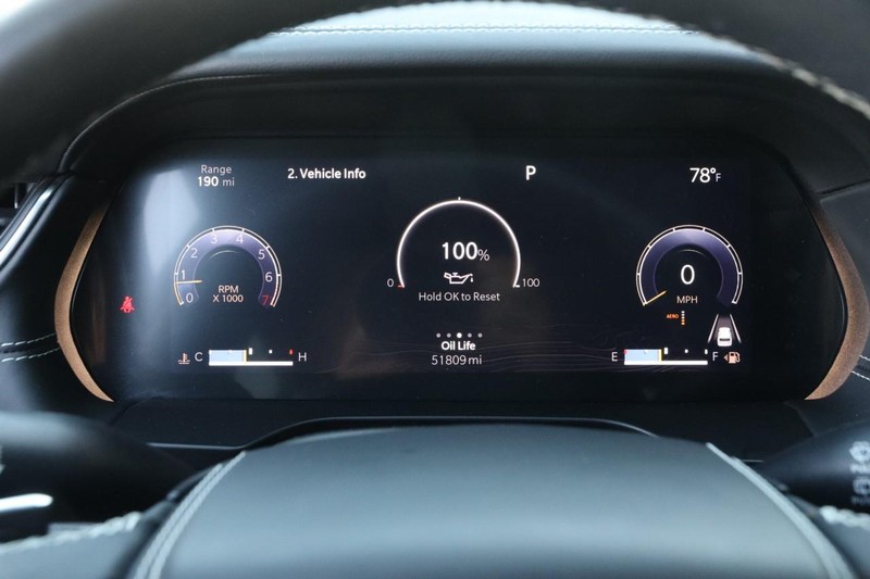 Jeep Grand Cherokee L Vehicle Image 16