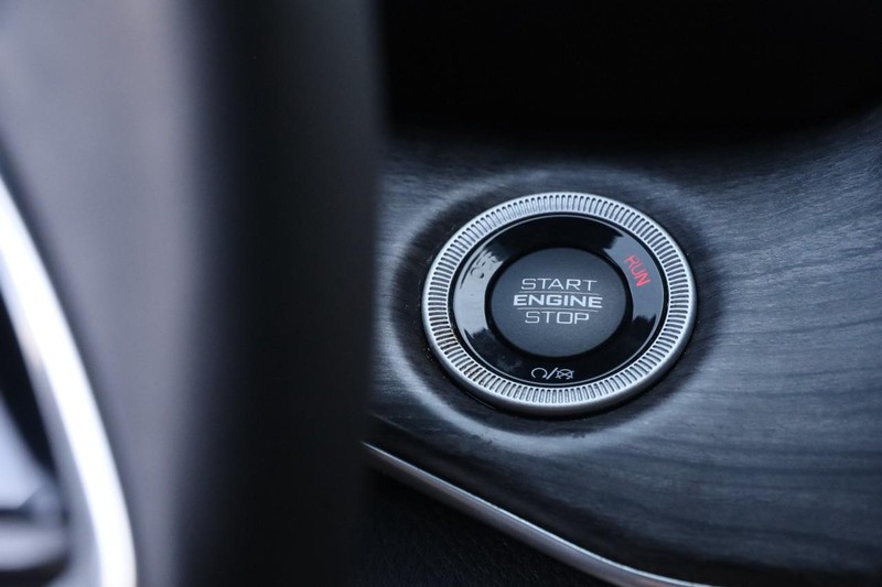 Jeep Grand Cherokee L Vehicle Image 17