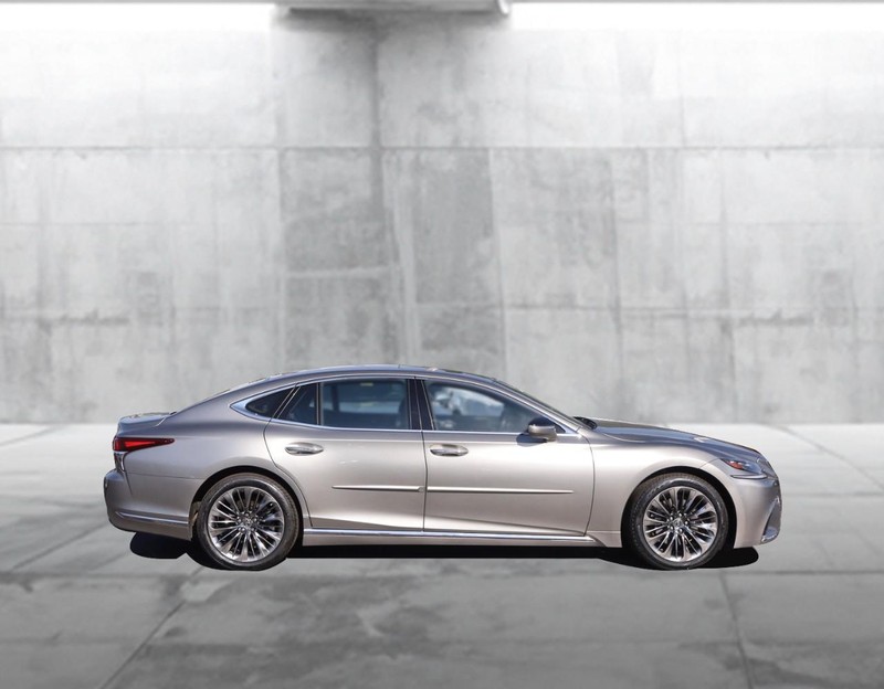 Lexus LS Vehicle Image 05