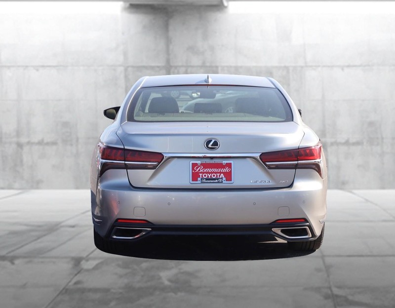 Lexus LS Vehicle Image 06