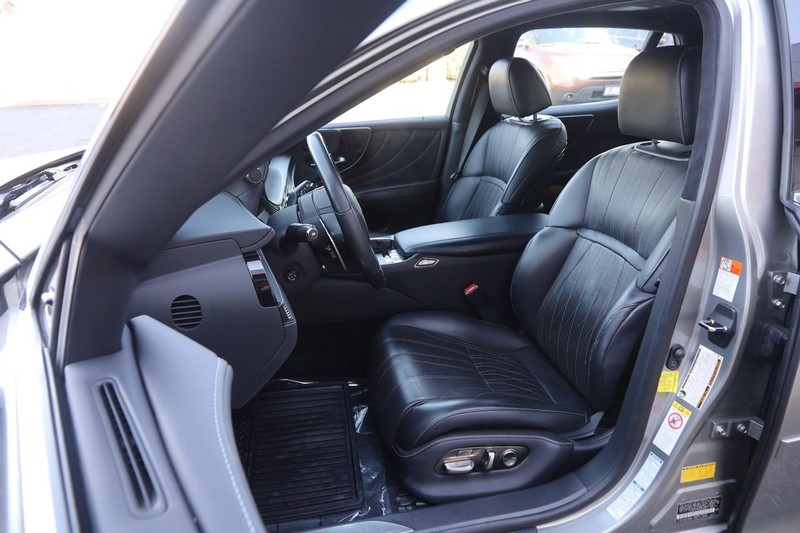 Lexus LS Vehicle Image 09