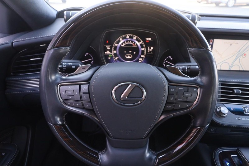 Lexus LS Vehicle Image 11