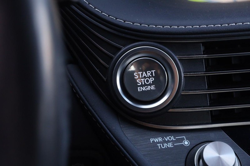 Lexus LS Vehicle Image 15