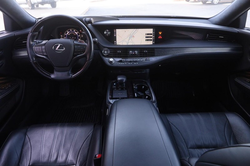 Lexus LS Vehicle Image 20