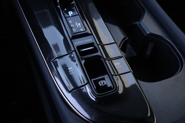 Toyota Crown Vehicle Image 19