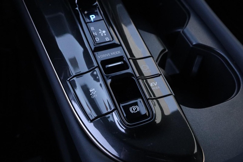 Toyota Crown Vehicle Full-screen Gallery Image 19