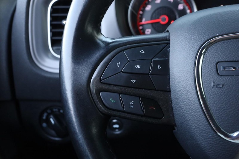 Dodge Charger Vehicle Full-screen Gallery Image 11