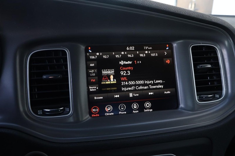 Dodge Charger Vehicle Full-screen Gallery Image 15