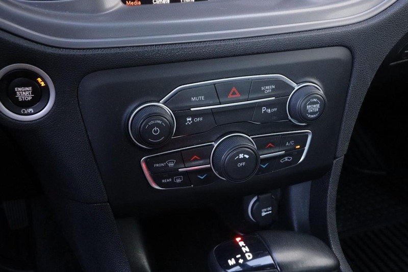 Dodge Charger Vehicle Full-screen Gallery Image 17