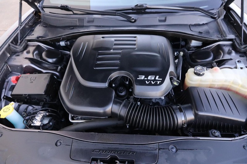 Dodge Charger Vehicle Full-screen Gallery Image 25