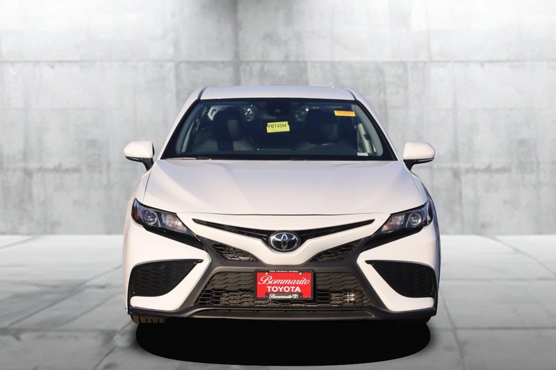 Toyota Camry Vehicle Image 04