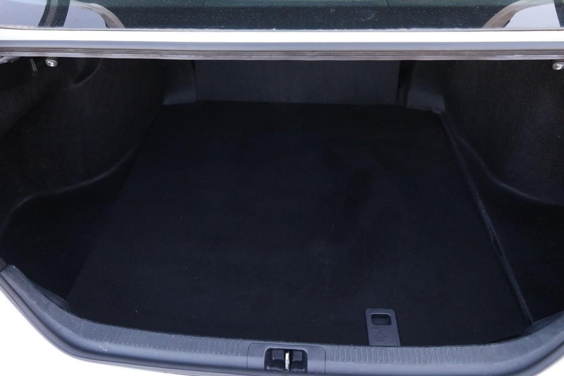 Toyota Camry Vehicle Image 07