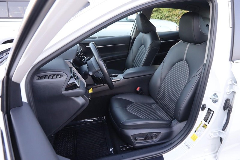 Toyota Camry Vehicle Image 08