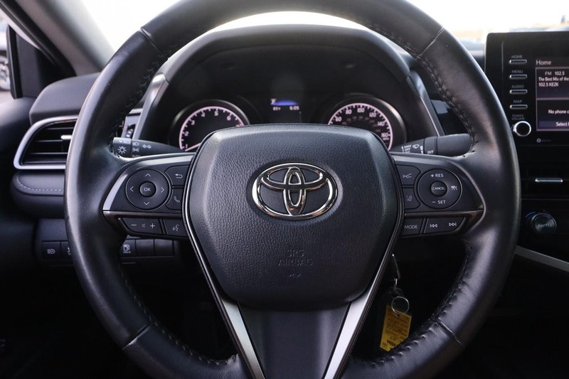 Toyota Camry Vehicle Image 10