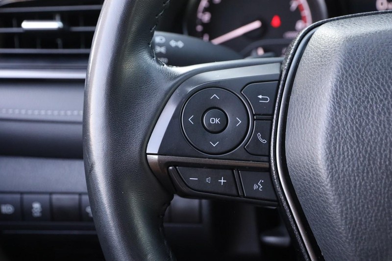 Toyota Camry Vehicle Image 11