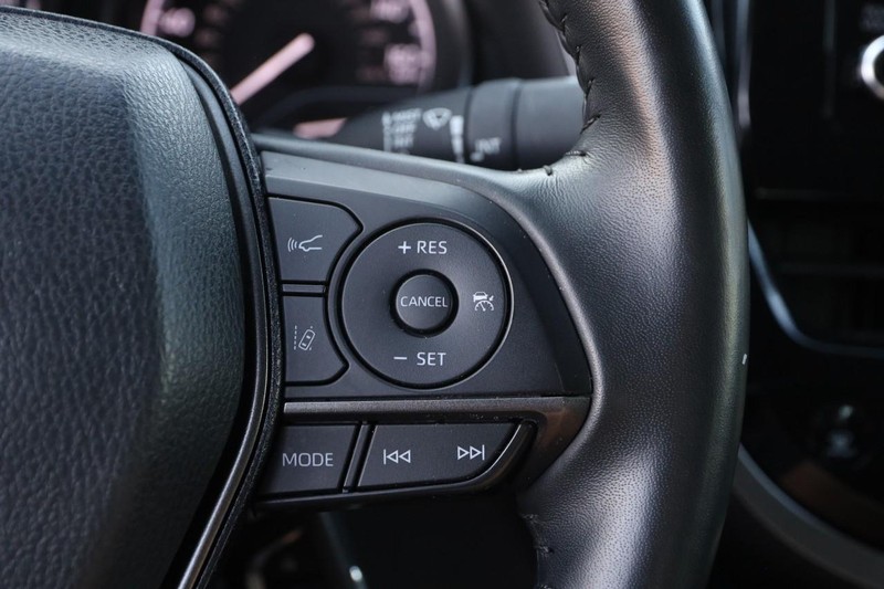 Toyota Camry Vehicle Image 12