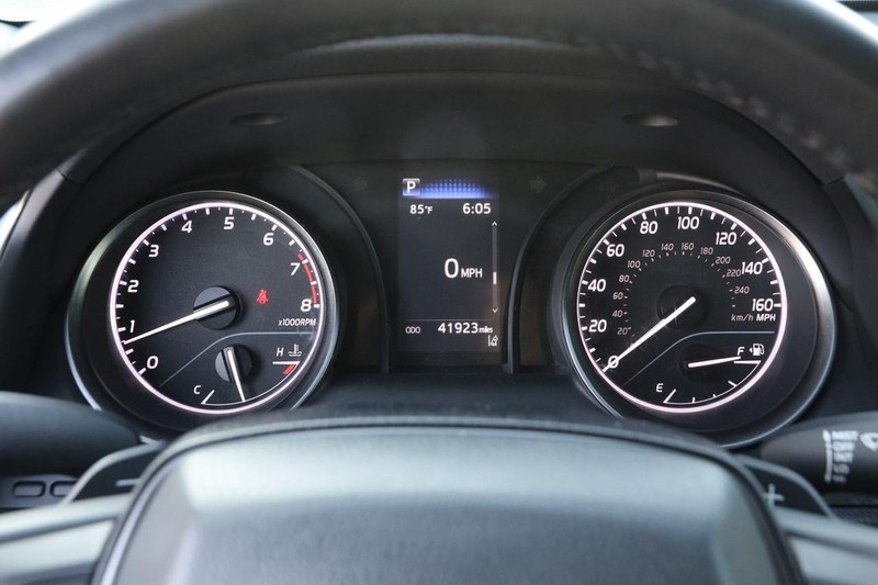 Toyota Camry Vehicle Image 13