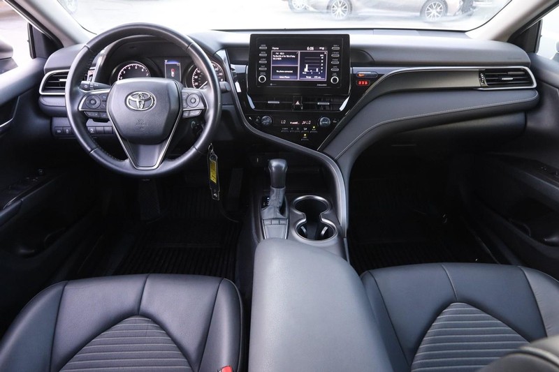 Toyota Camry Vehicle Image 19