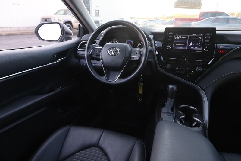 Toyota Camry Vehicle Image 20