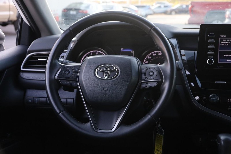 Toyota Camry Vehicle Image 21