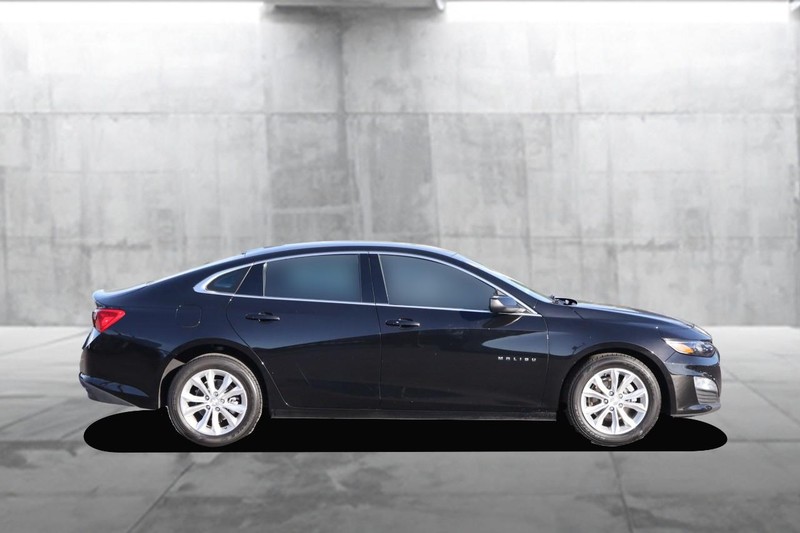 Chevrolet Malibu Vehicle Full-screen Gallery Image 5