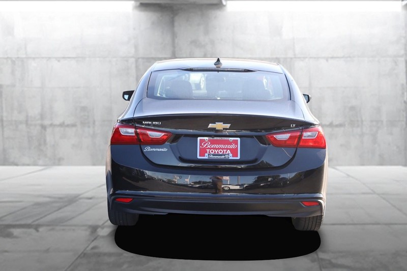 Chevrolet Malibu Vehicle Full-screen Gallery Image 6