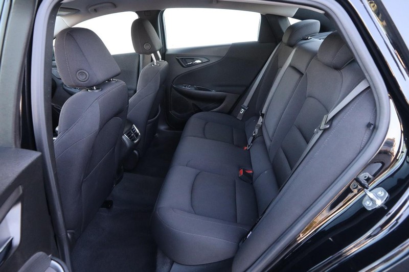 Chevrolet Malibu Vehicle Full-screen Gallery Image 9