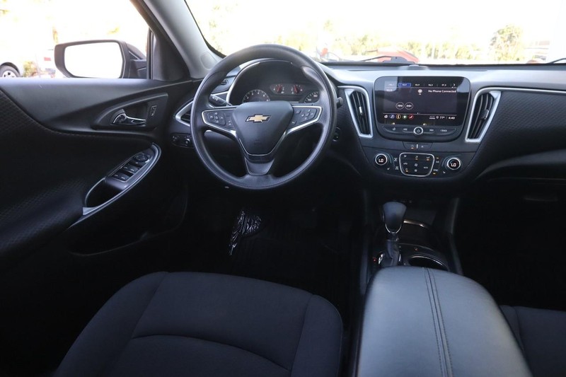 Chevrolet Malibu Vehicle Full-screen Gallery Image 20