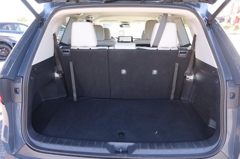 Toyota Grand Highlander Vehicle Full-screen Gallery Image 7