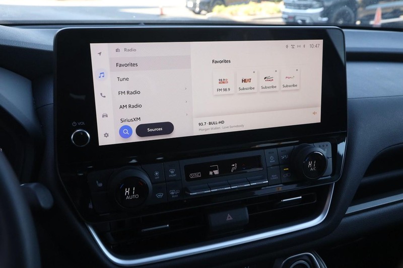 Toyota Grand Highlander Vehicle Full-screen Gallery Image 16