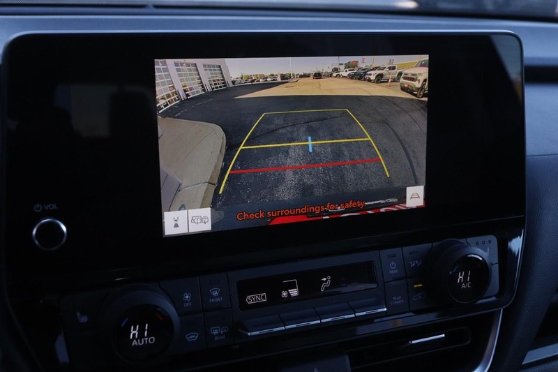 Toyota Grand Highlander Vehicle Full-screen Gallery Image 17