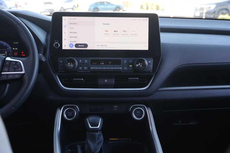 Toyota Grand Highlander Vehicle Full-screen Gallery Image 27