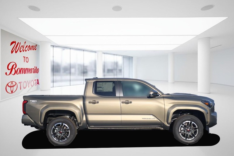 Toyota Tacoma 4WD Vehicle Full-screen Gallery Image 5